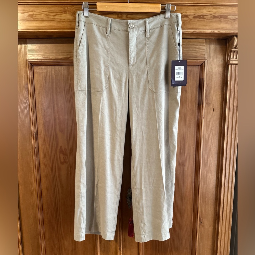 NEW NYDJ women’s cargo pants size 6 sandalwood soft fsbric NWT lift & tuck